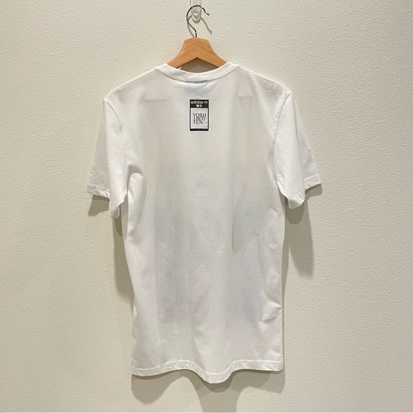 adidas • men’s city artist life tee - Picture 4 of 5